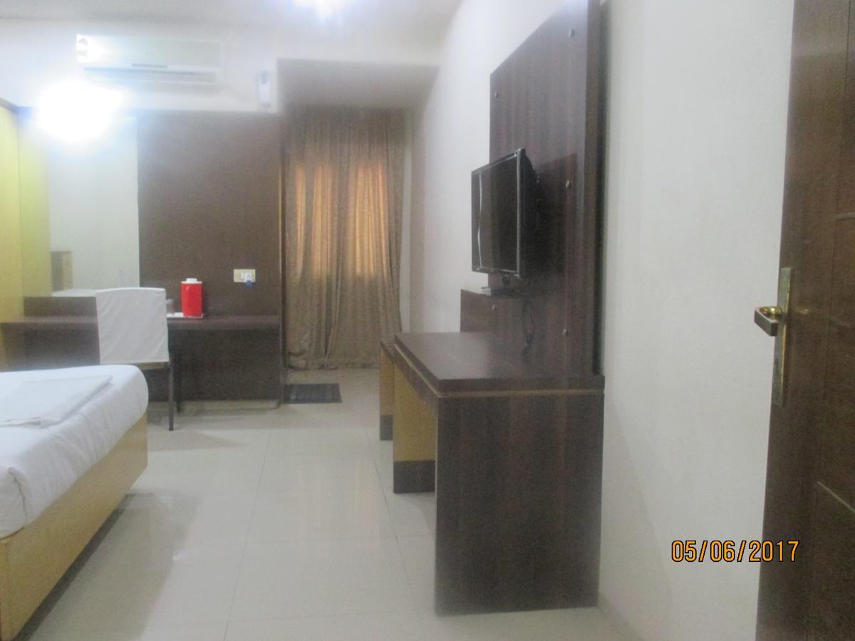 A.R Grand Hotel Visakhapatnam Exterior foto