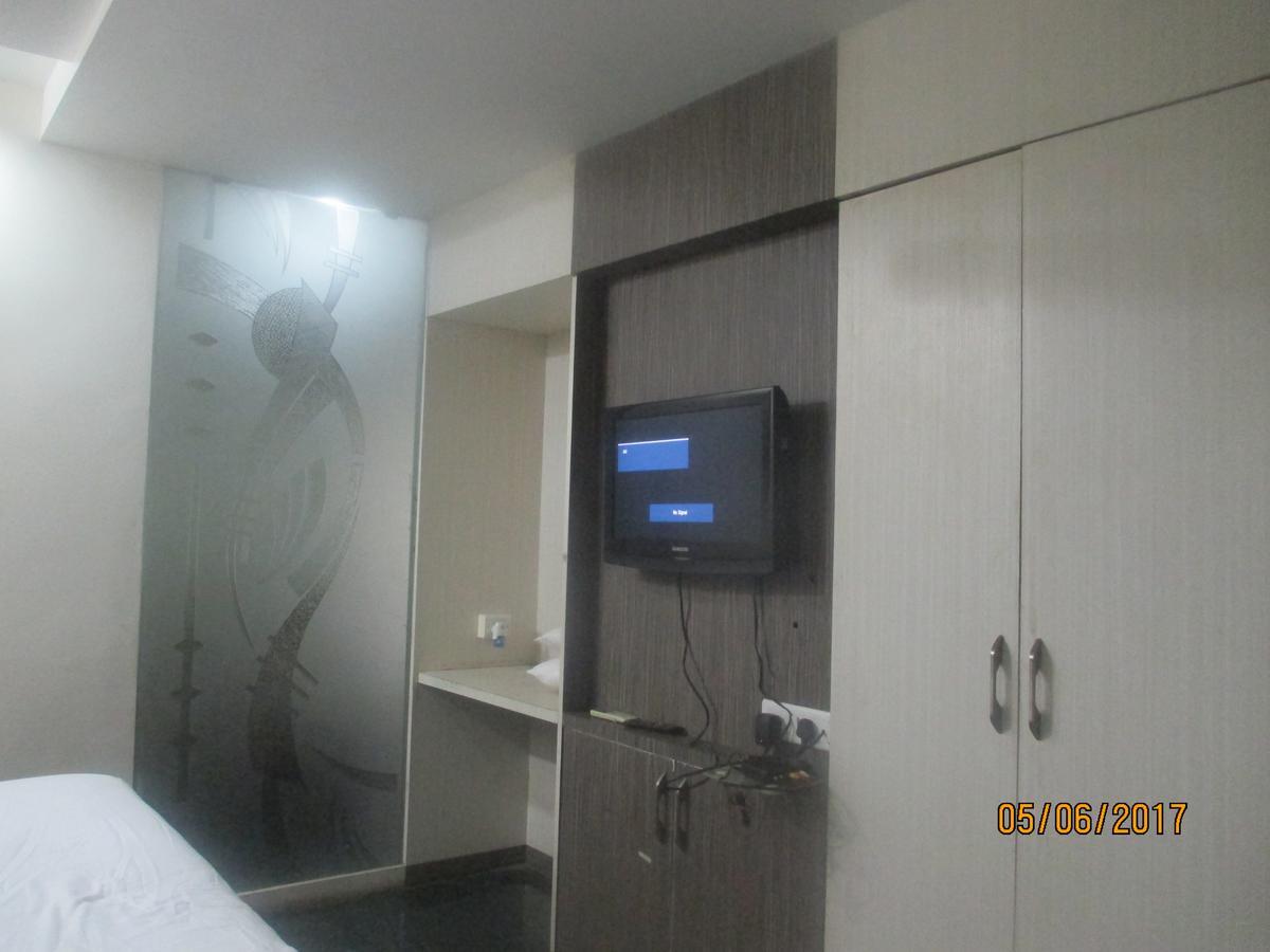 A.R Grand Hotel Visakhapatnam Exterior foto