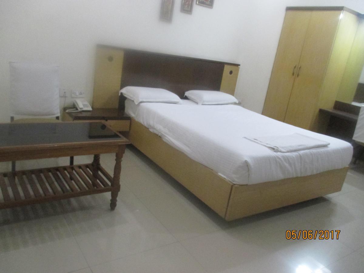 A.R Grand Hotel Visakhapatnam Exterior foto